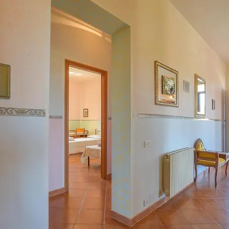 3 Bedroom Lovely In Apartament Villaurbana